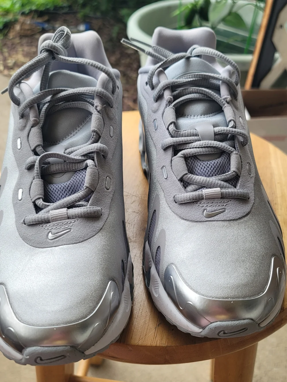 NWOT Nike AirMax Dn8 Gray Metallic Runner Sneakers. 8.5 Womens. 7 Mens. Boxed